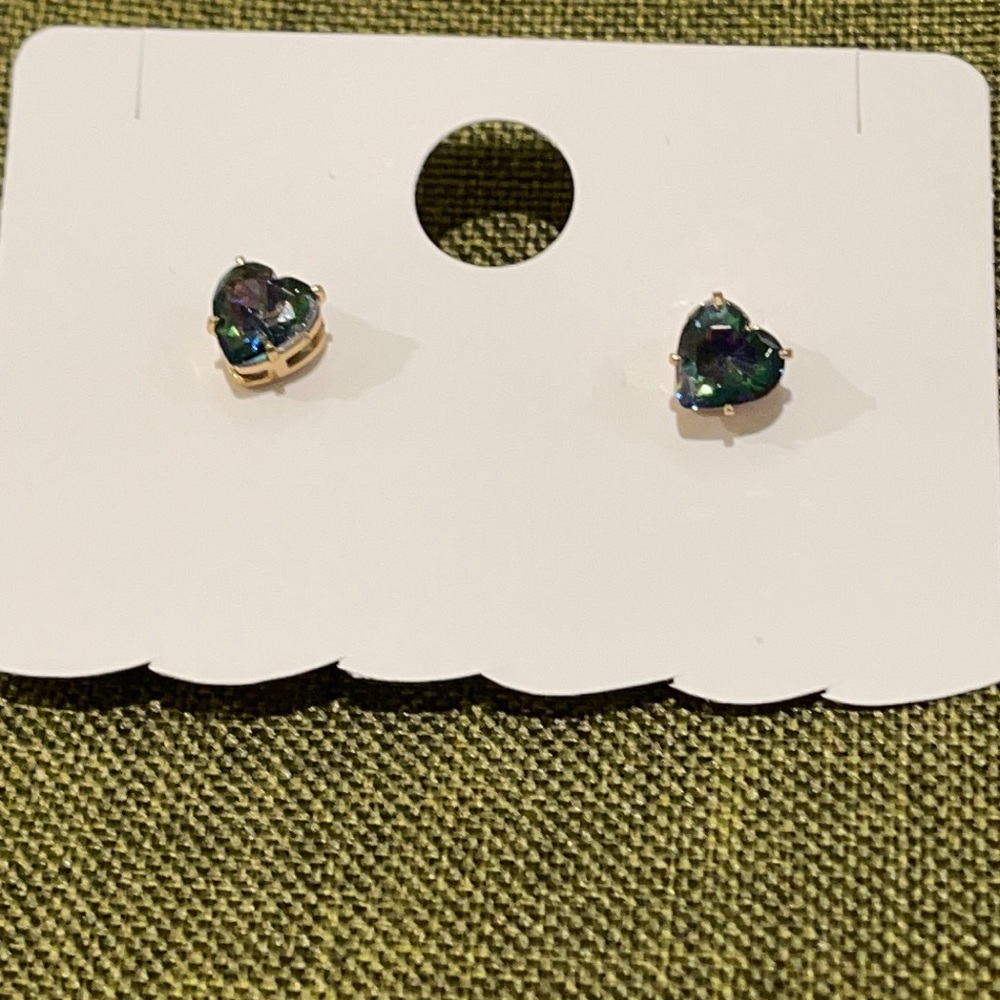 Heart stud earrings
